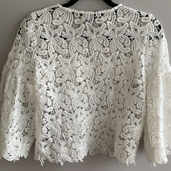 DO + BE Lace top with Bell sleeves - Picture 4 of 6